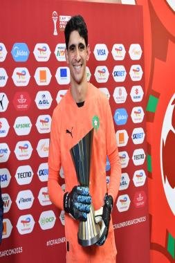 الكاف تختار المغربي ياسين بونو احسن لاعب في لقاء المنتخب الوطني أمام نيجيريا