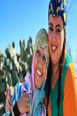 الممثلة دنيا بوطازوت مع “أولاد يزة”